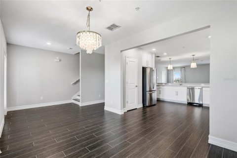 Touwnhouse à louer à Tampa, Floride: 3 chambres, 205.31 m2 № 2156517 - photo 15