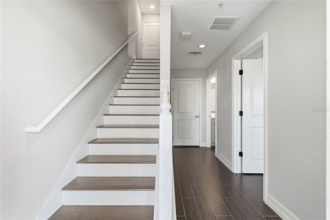 Touwnhouse à louer à Tampa, Floride: 3 chambres, 205.31 m2 № 2156517 - photo 4