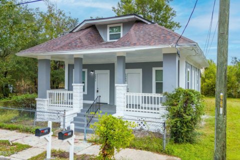 Duplex in Jacksonville, Florida 5 bedrooms, 161.19 sq.m. № 847835 - photo 1