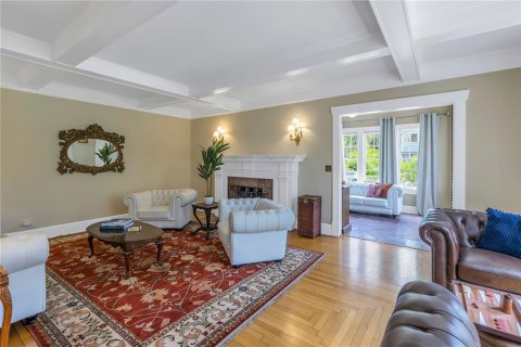 House in Saint Petersburg, Florida 7 bedrooms, 490.71 sq.m. № 1808104 - photo 20