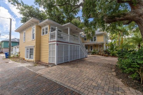 House in Saint Petersburg, Florida 7 bedrooms, 490.71 sq.m. № 1808104 - photo 7