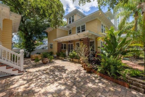 House in Saint Petersburg, Florida 7 bedrooms, 490.71 sq.m. № 1808104 - photo 5