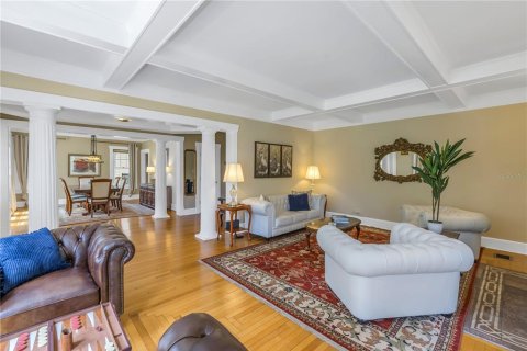 House in Saint Petersburg, Florida 7 bedrooms, 490.71 sq.m. № 1808104 - photo 21