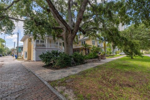 House in Saint Petersburg, Florida 7 bedrooms, 490.71 sq.m. № 1808104 - photo 8