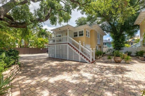 House in Saint Petersburg, Florida 7 bedrooms, 490.71 sq.m. № 1808104 - photo 6