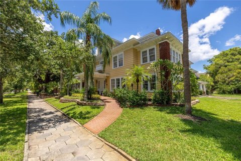 House in Saint Petersburg, Florida 7 bedrooms, 490.71 sq.m. № 1808104 - photo 2