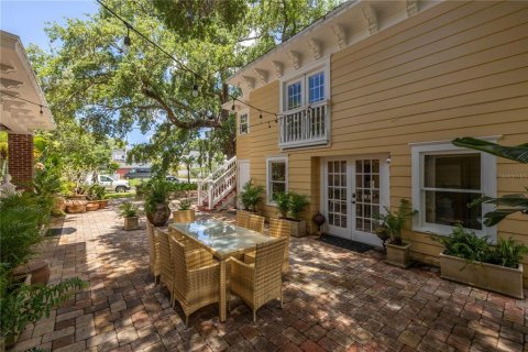 House in Saint Petersburg, Florida 7 bedrooms, 490.71 sq.m. № 1808104 - photo 16
