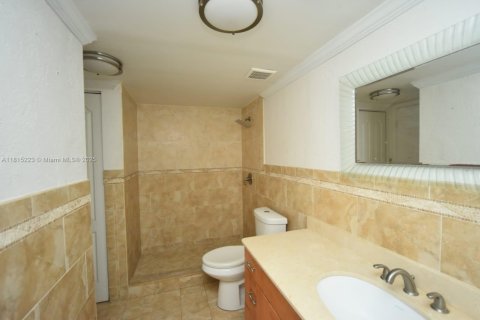 Condo in Hialeah, Florida, 2 bedrooms  № 1766923 - photo 7