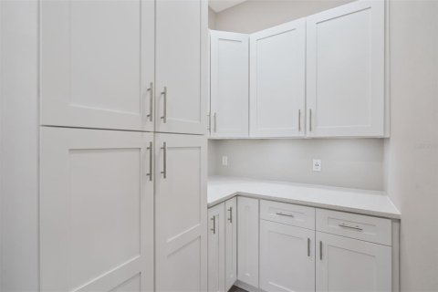 House in The Villages, Florida 2 bedrooms, 165.55 sq.m. № 2157251 - photo 24