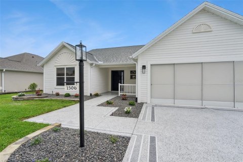 House in The Villages, Florida 2 bedrooms, 165.55 sq.m. № 2157251 - photo 3