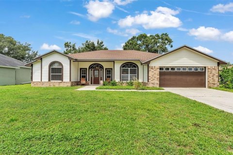 House in Winter Haven, Florida 4 bedrooms, 196.3 sq.m. № 1881151 - photo 1
