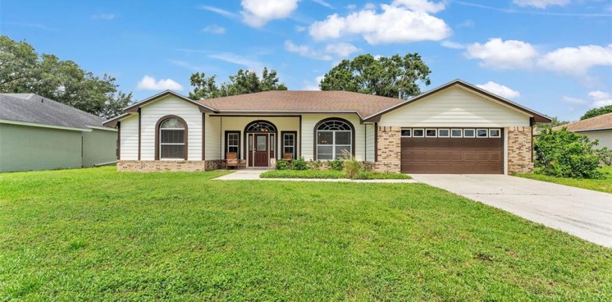 House in Winter Haven, Florida 4 bedrooms, 196.3 sq.m. № 1881151