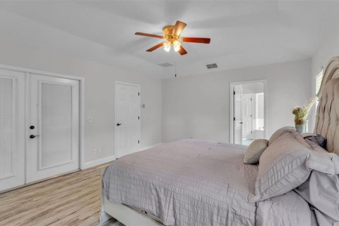 House in Winter Haven, Florida 4 bedrooms, 196.3 sq.m. № 1881151 - photo 17