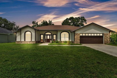 House in Winter Haven, Florida 4 bedrooms, 196.3 sq.m. № 1881151 - photo 5
