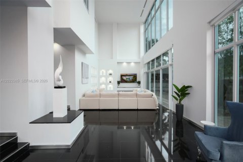 House in Fort Lauderdale, Florida 7 bedrooms, 418.06 sq.m. № 2180719 - photo 12