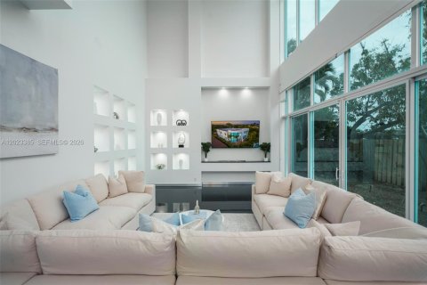 House in Fort Lauderdale, Florida 7 bedrooms, 418.06 sq.m. № 2180719 - photo 13
