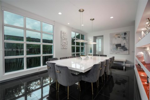 House in Fort Lauderdale, Florida 7 bedrooms, 418.06 sq.m. № 2180719 - photo 5