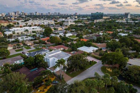 House in Fort Lauderdale, Florida 7 bedrooms, 418.06 sq.m. № 2180719 - photo 27