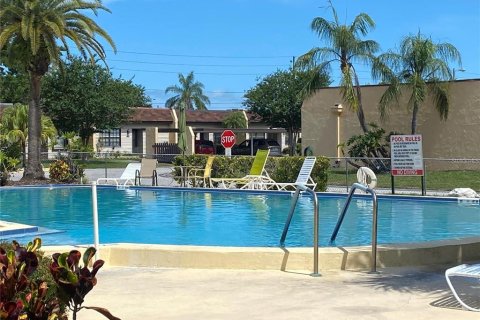 Condominio en alquiler en Seminole, Florida, 2 dormitorios, 80.36 m2 № 1535559 - foto 20