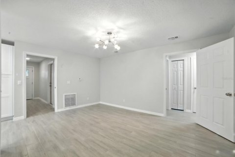 Casa en venta en Orlando, Florida, 4 dormitorios, 217.02 m2 № 1914991 - foto 20