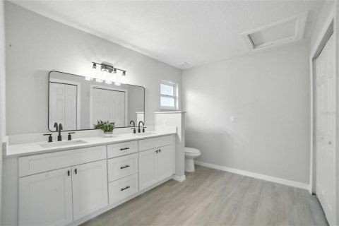 Casa en venta en Orlando, Florida, 4 dormitorios, 217.02 m2 № 1914991 - foto 16