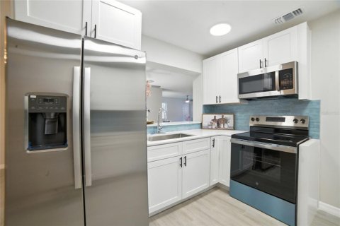 Casa en venta en Orlando, Florida, 4 dormitorios, 217.02 m2 № 1914991 - foto 25