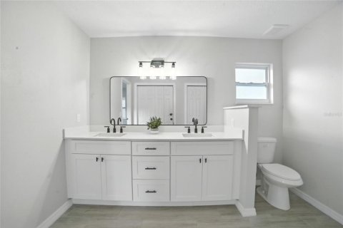 Casa en venta en Orlando, Florida, 4 dormitorios, 217.02 m2 № 1914991 - foto 18