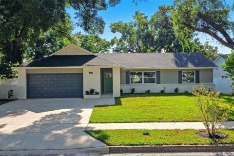 Casa en venta en Orlando, Florida, 4 dormitorios, 217.02 m2 № 1914991 - foto 1