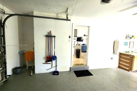 Купить виллу или дом в Форт Майерс, Флорида 2 спальни, 90.39м2, № 1982543 - фото 30