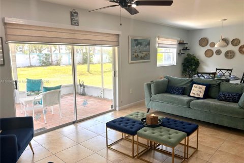 Купить виллу или дом в Форт Майерс, Флорида 2 спальни, 90.39м2, № 1982543 - фото 26