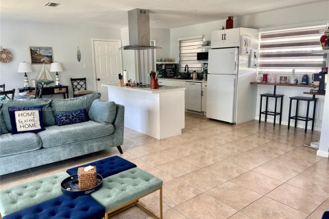 Купить виллу или дом в Форт Майерс, Флорида 2 спальни, 90.39м2, № 1982543 - фото 22