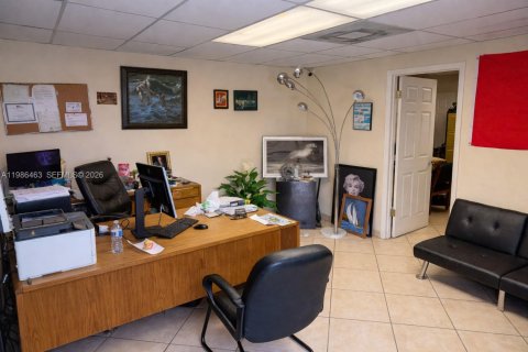 Купить коммерческую недвижимость в Майами, Флорида № 2048207 - фото 7