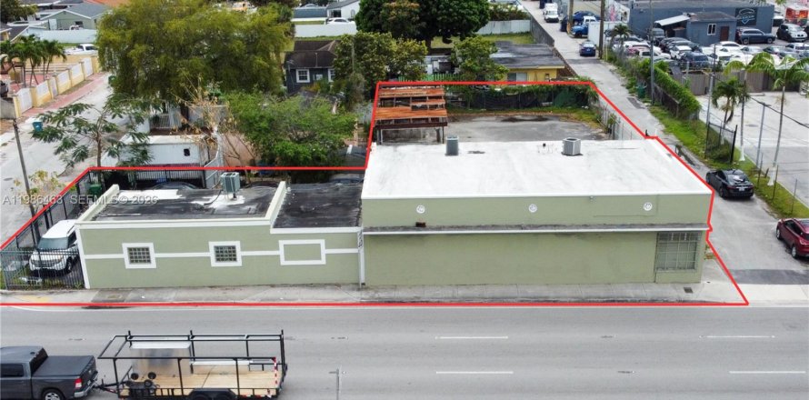 Коммерческая недвижимость в Майами, Флорида № 2048207