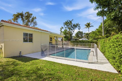 Casa en venta en West Miami, Florida, 3 dormitorios, 101.36 m2 № 2030593 - foto 25