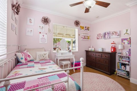 House in West Miami, Florida 3 bedrooms, 101.36 sq.m. № 2030593 - photo 18