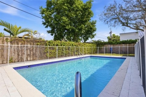 Casa en venta en West Miami, Florida, 3 dormitorios, 101.36 m2 № 2030593 - foto 23