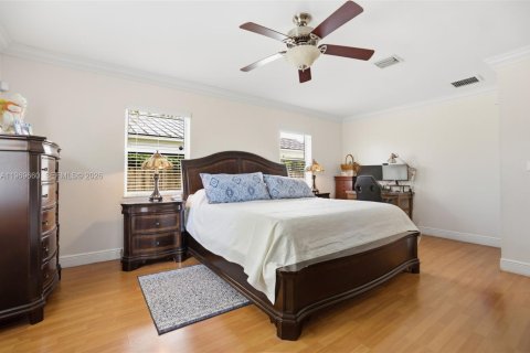 House in West Miami, Florida 3 bedrooms, 101.36 sq.m. № 2030593 - photo 12