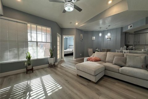 Condo in Orlando, Florida, 2 bedrooms  № 1906754 - photo 2