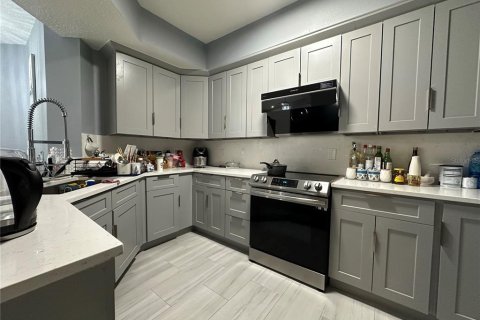 Condo in Orlando, Florida, 2 bedrooms  № 1906754 - photo 9