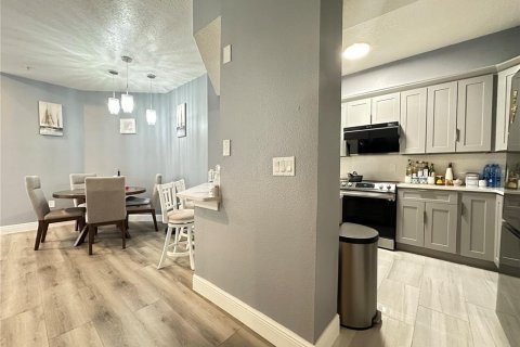 Condominio en alquiler en Orlando, Florida, 2 dormitorios, 104.61 m2 № 1906754 - foto 6