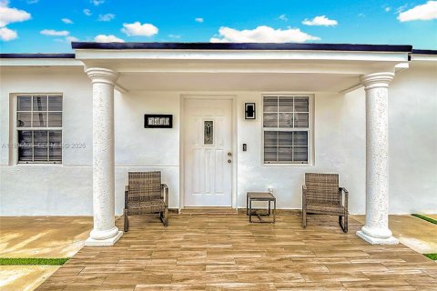 Villa ou maison à vendre à Miami, Floride: 5 chambres, 149.29 m2 № 1996002 - photo 7