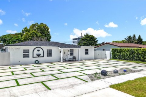 Villa ou maison à vendre à Miami, Floride: 5 chambres, 149.29 m2 № 1996002 - photo 3