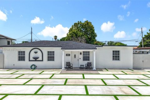 Villa ou maison à vendre à Miami, Floride: 5 chambres, 149.29 m2 № 1996002 - photo 4
