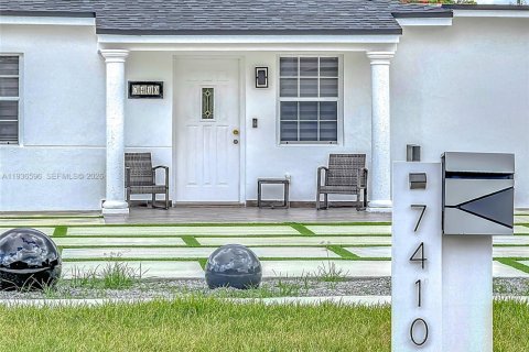 Villa ou maison à vendre à Miami, Floride: 5 chambres, 149.29 m2 № 1996002 - photo 5