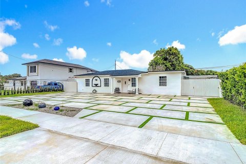 Villa ou maison à vendre à Miami, Floride: 5 chambres, 149.29 m2 № 1996002 - photo 6