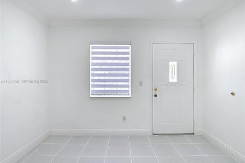 Villa ou maison à vendre à Miami, Floride: 5 chambres, 149.29 m2 № 1996002 - photo 9