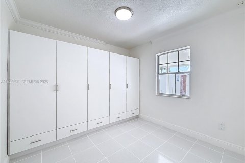 Villa ou maison à vendre à Miami, Floride: 5 chambres, 149.29 m2 № 1996002 - photo 26