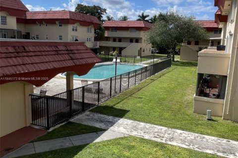 Condo in Kendall, Florida, 3 bedrooms  № 1847598 - photo 18