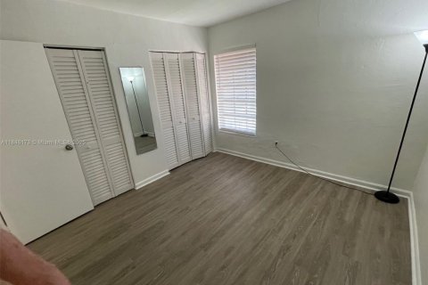 Condo in Kendall, Florida, 3 bedrooms  № 1847598 - photo 9