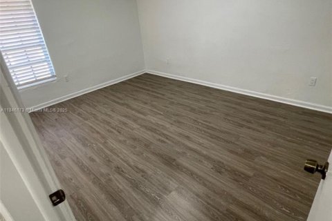 Condo in Kendall, Florida, 3 bedrooms  № 1847598 - photo 12